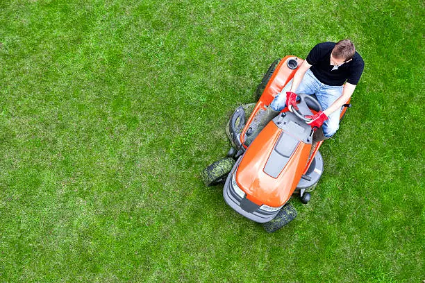 How To Mow a Lawn in Torrington, CT How To Mow a Lawn in Torrington, CT